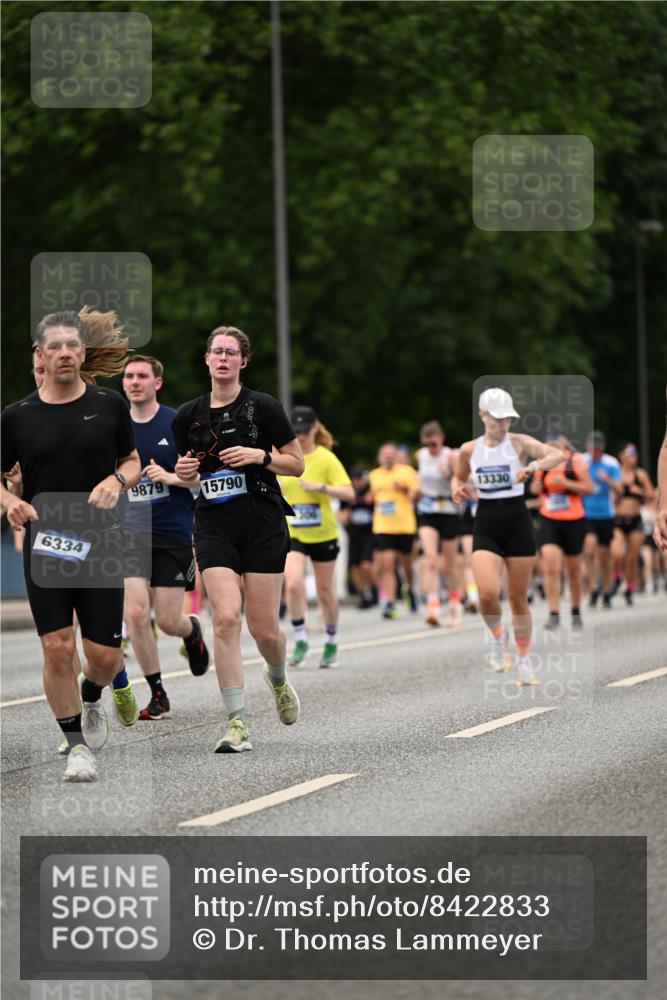 29.06.2025 - hella hamburg halbmarathon Dr. Thomas Lammeyer http://msf.ph/oto/8422833 29.06.2025 10:48:24 Kennedybrücke 1026, 1400, 1459, 1802, 1804, 2258, 2343, 2674, 2733, 3065, 3597, 4636, 4866, 5001, 5127, 5192, 5201, 5214, 5649, 5902, 5905, 6226, 6334, 6931, 7197, 8058, 8504, 8591, 9704, 9879, 10006, 10097, 10220, 10285, 10553, 11093, 11279 meine-sportfotos.de