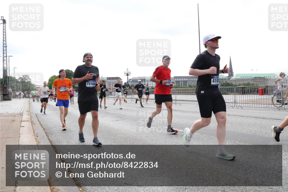 29.06.2025 - hella hamburg halbmarathon Lena Gebhardt http://msf.ph/oto/8422834 29.06.2025 10:43:03 Lombardsbrücke 15168, 11142, 150, 410, 1149, 1467, 1656, 1788, 1816, 1964, 2103, 2158, 2267, 2361, 2401, 2450, 2509, 2940, 2941, 2971, 3074, 3283, 3329, 3378, 3518, 3638, 3764, 4056, 4092, 4105, 4177, 4302, 4334, 4385, 4680, 5067, 5268, 5417, 5610, 5720, 5755, 5967, 6120, 6764, 7043, 7461, 7513, 7872, 8161, 8184, 8435, 8529, 8795, 8991, 9072, 9304, 9378, 9644, 9976, 10008, 10180, 10454, 10697, 11142, 11710, 12151, 12441, 13049, 13241 meine-sportfotos.de