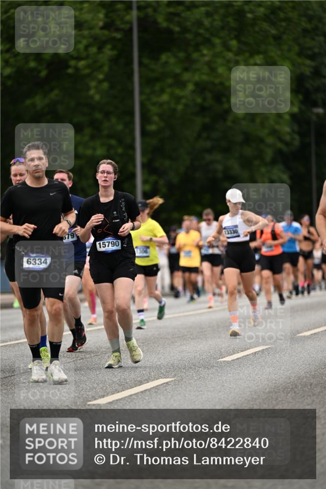 29.06.2025 - hella hamburg halbmarathon Dr. Thomas Lammeyer http://msf.ph/oto/8422840 29.06.2025 10:48:24 Kennedybrücke 1026, 1400, 1459, 1802, 1804, 2258, 2343, 2674, 2733, 3065, 3597, 4636, 4866, 5001, 5127, 5192, 5201, 5214, 5649, 5902, 5905, 6226, 6334, 6931, 7197, 8058, 8504, 8591, 9704, 9879, 10006, 10097, 10220, 10285, 10553, 11093, 11279 meine-sportfotos.de