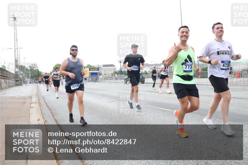 29.06.2025 - hella hamburg halbmarathon Lena Gebhardt http://msf.ph/oto/8422847 29.06.2025 10:52:54 Lombardsbrücke 16794, 18106, 12994, 773, 4729, 1369, 1826, 2146, 2291, 2362, 2420, 2528, 2701, 2983, 2988, 3140, 3227, 3787, 4591, 4626, 4729, 5360, 6135, 6521, 7032, 7511, 7681, 7737, 8641, 9068, 9070, 9103, 9545, 10055, 10080, 10392, 10417, 10568, 10600, 10661, 10879, 10928, 10981, 11297, 11520, 11524, 11919, 12127, 12128, 12994, 13489, 13916, 13917, 14009, 14765, 14807, 14977, 14979, 16137 meine-sportfotos.de