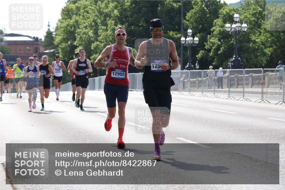29.06.2025 - hella hamburg halbmarathon Lena Gebhardt http://msf.ph/oto/8422867 29.06.2025 09:42:52 Lombardsbrücke 5301, 9097, 11994, 125, 12341, 12992, 2618, 4338, 5301, 5612, 7331, 7855, 9097, 9269, 9385, 10468, 11078, 11228, 11994, 12341, 12360, 12529, 12992, 13346, 13872, 13913, 14728, 14753, 14836, 15253, 16615, 17614, 18740, 19041, 19042, 19050, 19076, 19078 meine-sportfotos.de