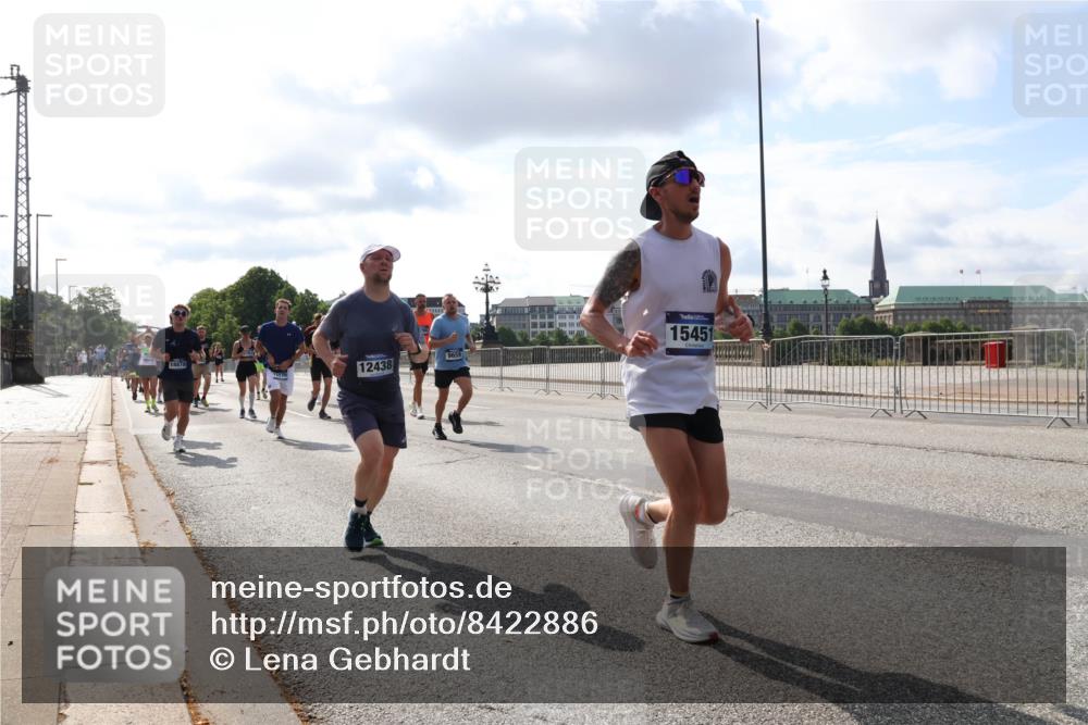29.06.2025 - hella hamburg halbmarathon Lena Gebhardt http://msf.ph/oto/8422886 29.06.2025 09:52:02 Lombardsbrücke 12438, 15451, 0000000, 1057, 1312, 1353, 1520, 1569, 1604, 1631, 1763, 1903, 2653, 2880, 3305, 3437, 3618, 3697, 4634, 4843, 4865, 4991, 5014, 5047, 5129, 5231, 5336, 5690, 5987, 6373, 6490, 6700, 6705, 6711, 6770, 7092, 7105, 7185, 7710, 8074, 8346, 8359, 8564, 8871, 8900, 9114, 9348, 9358, 9444, 9547, 9659, 10319, 10375, 10480, 10493, 10669, 10691, 10934, 10978, 11021, 11417, 11714, 11821, 12438, 12623, 12711, 13728 meine-sportfotos.de