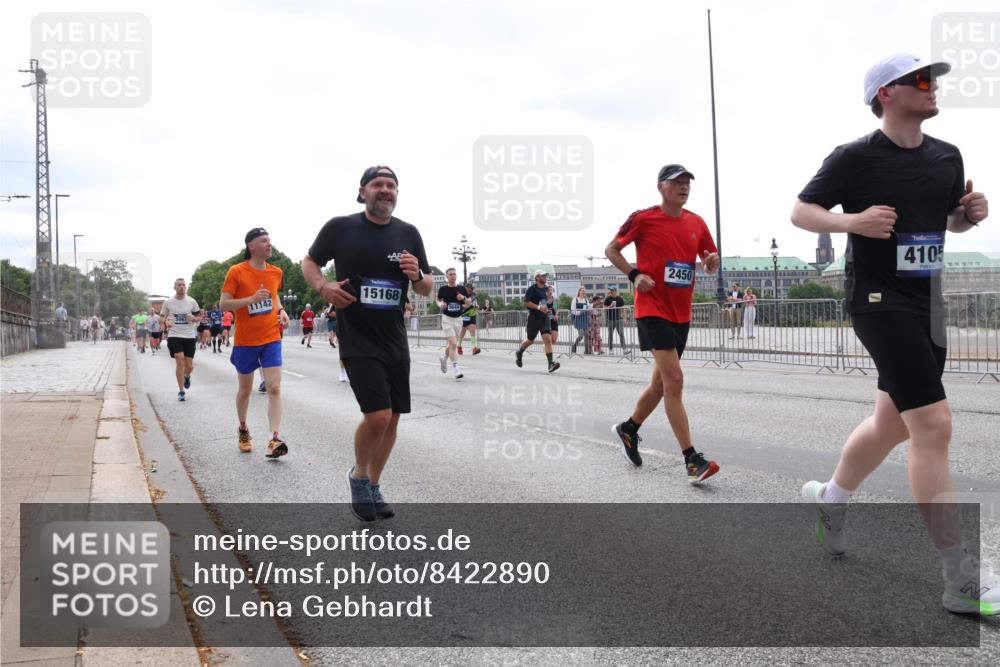 29.06.2025 - hella hamburg halbmarathon Lena Gebhardt http://msf.ph/oto/8422890 29.06.2025 10:43:03 Lombardsbrücke 11142, 15168, 2450, 4105, 1149, 1467, 1656, 1788, 1816, 1964, 2103, 2158, 2267, 2361, 2401, 2450, 2509, 2940, 2941, 2971, 3074, 3283, 3329, 3378, 3518, 3638, 3764, 4056, 4092, 4105, 4177, 4302, 4334, 4385, 4680, 5067, 5268, 5417, 5610, 5720, 5755, 5967, 6120, 6764, 7043, 7461, 7513, 7872, 8161, 8184, 8435, 8529, 8795, 8991, 9072, 9304, 9378, 9644, 9976, 10008, 10180, 10454, 10697, 11142, 11710, 12151, 12441, 13049, 13241 meine-sportfotos.de