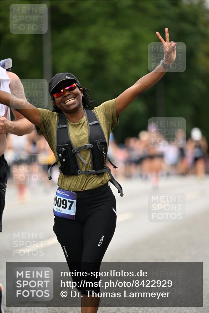 29.06.2025 - hella hamburg halbmarathon Dr. Thomas Lammeyer http://msf.ph/oto/8422929 29.06.2025 10:48:28 Kennedybrücke 1026, 1095, 1400, 1459, 1802, 1804, 2073, 2258, 2674, 2733, 3065, 3597, 4636, 4866, 5001, 5127, 5192, 5201, 5649, 5902, 5905, 6226, 6334, 6931, 7197, 8058, 8504, 8591, 9879, 10006, 10097, 10220, 10285, 10553, 11093 meine-sportfotos.de
