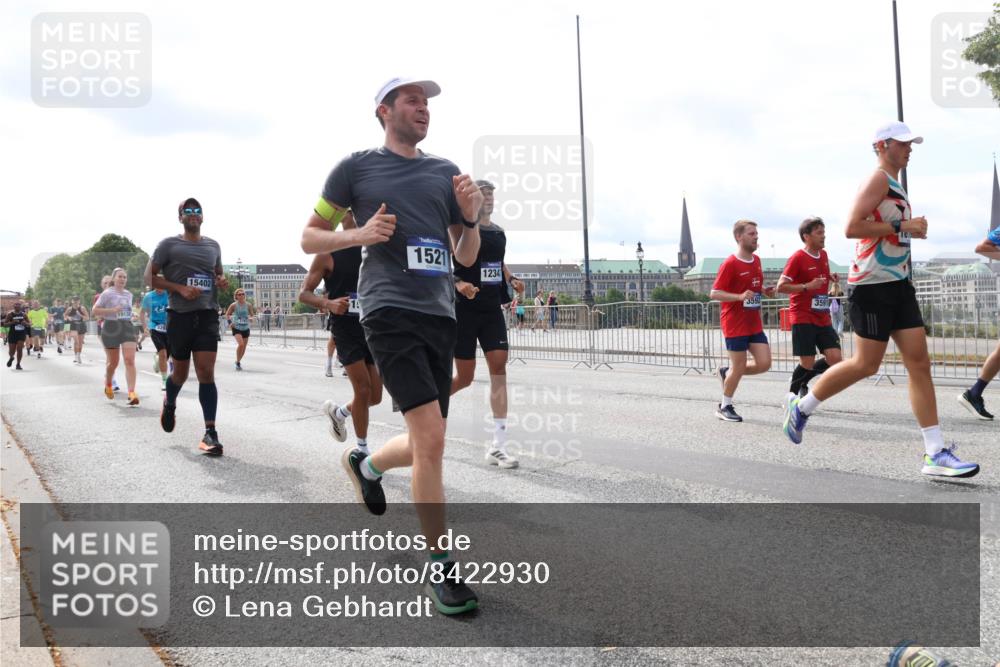 29.06.2025 - hella hamburg halbmarathon Lena Gebhardt http://msf.ph/oto/8422930 29.06.2025 10:18:51 Lombardsbrücke 19130, 15402, 1, 1521, 1234, 3592, 3591, 1234, 1349, 1521, 1718, 1755, 1820, 2096, 2703, 2781, 2802, 2821, 3026, 3105, 3118, 3202, 3529, 3591, 3592, 3631, 4123, 4383, 4718, 4802, 4845, 5049, 5264, 5266, 5323, 5834, 5910, 6194, 6249, 6332, 6413, 6482, 6533, 6736, 7051, 7121, 7160, 7214, 7252, 7454, 8341, 8665, 8780, 9222, 9270, 9272, 9276, 9505, 9549, 9586, 9658, 9748, 9756, 9757, 10037, 10172, 10467, 10502, 10659, 10687, 10816, 12541, 12548, 12552, 12703, 13341 meine-sportfotos.de