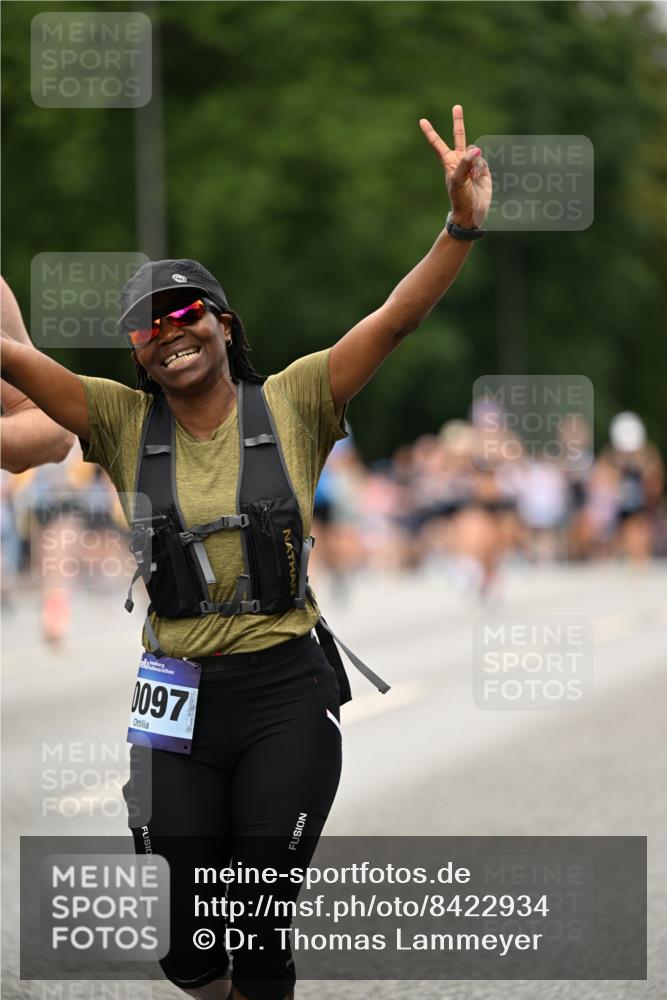 29.06.2025 - hella hamburg halbmarathon Dr. Thomas Lammeyer http://msf.ph/oto/8422934 29.06.2025 10:48:28 Kennedybrücke 1026, 1095, 1400, 1459, 1802, 1804, 2073, 2258, 2674, 2733, 3065, 3597, 4636, 4866, 5001, 5127, 5192, 5201, 5649, 5902, 5905, 6226, 6334, 6931, 7197, 8058, 8504, 8591, 9879, 10006, 10097, 10220, 10285, 10553, 11093 meine-sportfotos.de