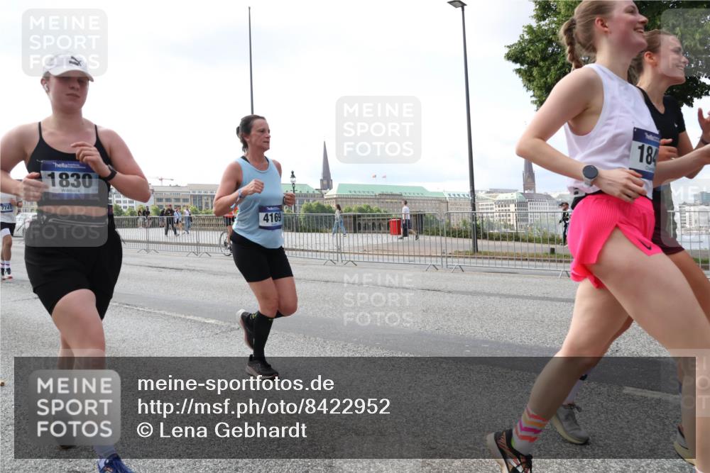 29.06.2025 - hella hamburg halbmarathon Lena Gebhardt http://msf.ph/oto/8422952 29.06.2025 10:06:04 Lombardsbrücke 7741, 1830, 4169, 184, 1229, 1245, 1448, 1830, 1842, 2471, 2540, 3062, 3461, 3929, 4169, 4542, 4868, 5431, 5762, 6014, 6314, 7138, 7741, 8051, 8316, 8894, 8909, 9339, 9361, 9477, 9917, 10781, 10791, 10998, 11958, 13042, 13054, 13481, 13863, 14369, 14987, 15113, 15145, 15229, 15462, 15537, 15766, 15772, 16441, 16687, 17239, 17731, 17740, 17746, 17885, 18768, 18857, 18966, 18973, 19248 meine-sportfotos.de