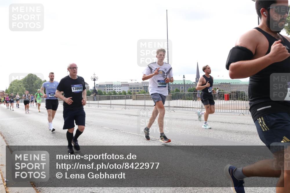 29.06.2025 - hella hamburg halbmarathon Lena Gebhardt http://msf.ph/oto/8422977 29.06.2025 10:28:05 Lombardsbrücke 749, 13860, 15608, 1148, 2080, 3389, 3445, 5177, 5369, 5604, 5847, 6214, 6632, 7497, 7667, 7764, 7978, 8085, 8215, 8327, 9567, 9653, 9654, 9688, 10412, 10413, 11692, 11739, 12780, 12823, 12842, 13043, 13045, 13296, 13568, 13678, 13860, 14017, 14155, 14206, 15123, 15607, 15608, 16569, 16804, 16838, 18256, 18301, 18626 meine-sportfotos.de