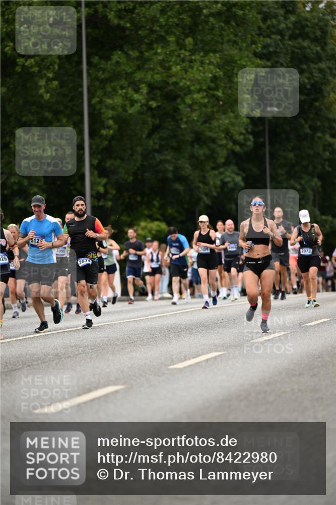 29.06.2025 - hella hamburg halbmarathon Dr. Thomas Lammeyer http://msf.ph/oto/8422980 29.06.2025 10:48:32 Kennedybrücke 1026, 1095, 1400, 1459, 1802, 1804, 2073, 2258, 2674, 2733, 3065, 3597, 4636, 4866, 4968, 5001, 5127, 5192, 5201, 5355, 5902, 5905, 6226, 6334, 6931, 7197, 7489, 8058, 8504, 8591, 8870, 9331, 9333, 9879, 10006, 10097, 10220, 10285, 10553, 11093 meine-sportfotos.de