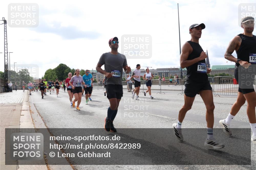 29.06.2025 - hella hamburg halbmarathon Lena Gebhardt http://msf.ph/oto/8422989 29.06.2025 10:18:52 Lombardsbrücke 5266, 19130, 5402, 1588, 123, 1234, 1349, 1521, 1718, 1755, 1820, 2096, 2703, 2781, 2802, 2821, 3026, 3105, 3118, 3202, 3529, 3591, 3592, 3631, 4123, 4383, 4718, 4802, 4845, 5034, 5049, 5098, 5264, 5266, 5323, 5834, 5910, 6194, 6249, 6332, 6413, 6477, 6482, 6533, 6736, 7051, 7121, 7160, 7214, 7252, 7454, 8341, 8665, 8780, 9270, 9272, 9276, 9505, 9549, 9586, 9652, 9658, 9748, 9756, 9757, 10037, 10172, 10467, 10502, 10687, 10816, 12541, 12548, 12552, 12703 meine-sportfotos.de