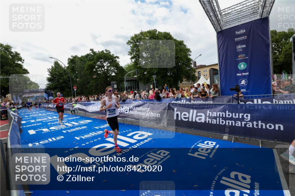 29.06.2025 - hella hamburg halbmarathon Zöllner http://msf.ph/oto/8423020 29.06.2025 10:32:51 Ziel 6358, 7965, 8062, 13686, 14028, 15054, 16425, 17151, 18687 meine-sportfotos.de