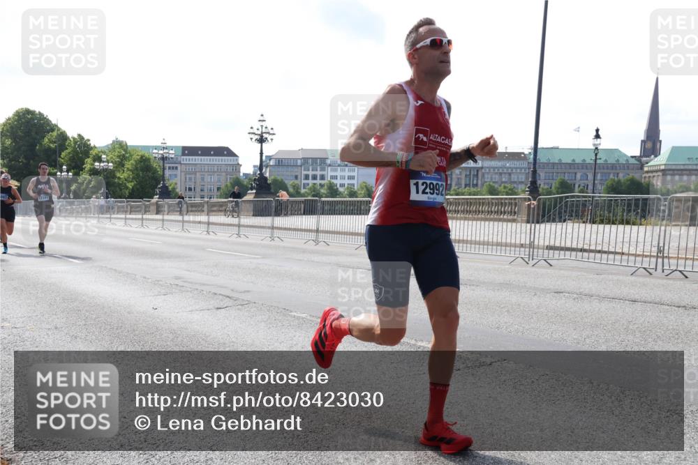 29.06.2025 - hella hamburg halbmarathon Lena Gebhardt http://msf.ph/oto/8423030 29.06.2025 09:42:55 Lombardsbrücke 097, 12341, 12992, 4338, 5301, 5612, 7331, 7855, 9097, 9269, 9385, 10468, 11078, 11228, 11994, 12341, 12360, 12529, 12992, 13346, 13872, 13913, 14728, 14753, 14836, 16615, 17614, 18037, 18740, 19041, 19042, 19050, 19076, 19078 meine-sportfotos.de