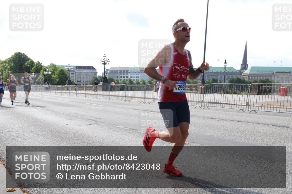 29.06.2025 - hella hamburg halbmarathon Lena Gebhardt http://msf.ph/oto/8423048 29.06.2025 09:42:55 Lombardsbrücke 12341, 2992, 4338, 5301, 5612, 7331, 7855, 9097, 9269, 9385, 10468, 11078, 11228, 11994, 12341, 12360, 12529, 12992, 13346, 13872, 13913, 14728, 14753, 14836, 16615, 17614, 18037, 18740, 19041, 19042, 19050, 19076, 19078 meine-sportfotos.de