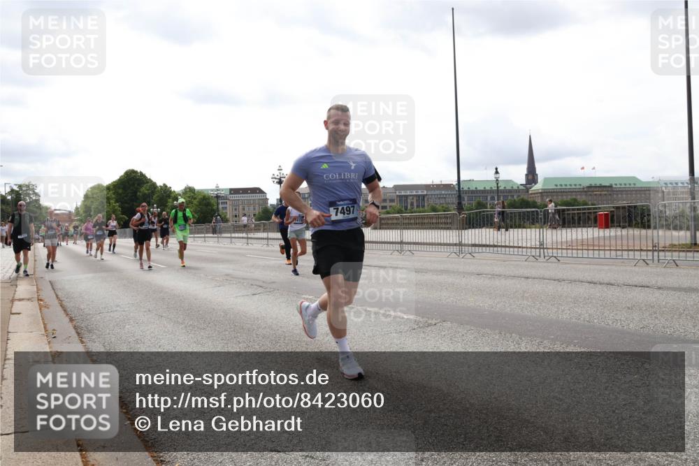 29.06.2025 - hella hamburg halbmarathon Lena Gebhardt http://msf.ph/oto/8423060 29.06.2025 10:28:07 Lombardsbrücke 7497, 1148, 2080, 3389, 3445, 5177, 5369, 5604, 5847, 6632, 7497, 7667, 7764, 7978, 8085, 8215, 8327, 9567, 9653, 9654, 9688, 10412, 10413, 11692, 11739, 12780, 12823, 12842, 13043, 13045, 13296, 13568, 13678, 13860, 14017, 14155, 15123, 15607, 15608, 16569, 16804, 16838, 18256, 18301, 18604, 18626 meine-sportfotos.de