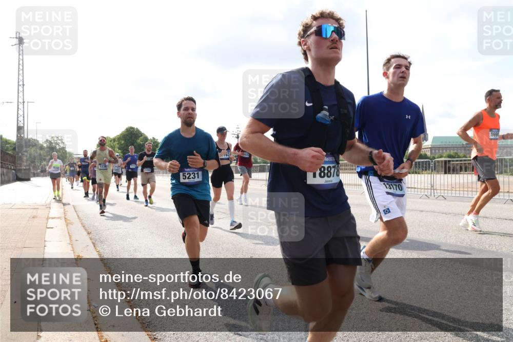 29.06.2025 - hella hamburg halbmarathon Lena Gebhardt http://msf.ph/oto/8423067 29.06.2025 09:52:05 Lombardsbrücke 5336, 7710, 14462, 5231, 763, 8878, xxx, 5690, 1057, 1312, 1353, 1468, 1569, 1604, 1631, 1763, 1903, 2653, 3305, 3437, 3618, 3697, 3852, 4865, 4871, 4915, 4991, 5014, 5047, 5129, 5231, 5336, 5690, 5987, 6373, 6490, 6700, 6705, 6711, 6770, 7092, 7185, 7710, 8074, 8346, 8359, 8564, 8900, 9114, 9348, 9358, 9444, 9547, 9659, 10319, 10375, 10480, 10493, 10669, 10691, 10934, 10978, 11021, 11062, 11679, 11714, 11821, 12438, 12623, 12711, 12772, 13728 meine-sportfotos.de