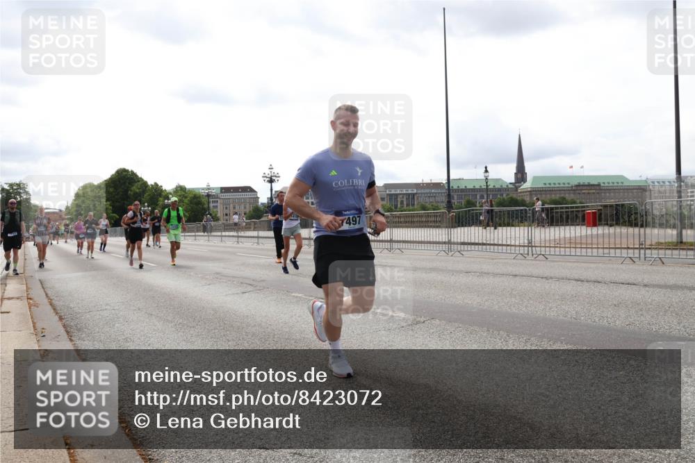 29.06.2025 - hella hamburg halbmarathon Lena Gebhardt http://msf.ph/oto/8423072 29.06.2025 10:28:07 Lombardsbrücke 497, 1148, 2080, 3389, 3445, 5177, 5369, 5604, 5847, 6632, 7497, 7667, 7764, 7978, 8085, 8215, 8327, 9567, 9653, 9654, 9688, 10412, 10413, 11692, 11739, 12780, 12823, 12842, 13043, 13045, 13296, 13568, 13678, 13860, 14017, 14155, 15123, 15607, 15608, 16569, 16804, 16838, 18256, 18301, 18604, 18626 meine-sportfotos.de