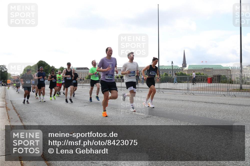 29.06.2025 - hella hamburg halbmarathon Lena Gebhardt http://msf.ph/oto/8423075 29.06.2025 10:06:06 Lombardsbrücke 164, 13042, 9361, 15229, 6014, 7741, 14369, 1229, 1245, 1448, 1766, 1830, 1842, 2471, 2540, 3062, 3461, 3929, 4169, 4542, 4666, 4868, 5431, 5762, 6014, 6314, 7138, 7741, 8051, 8316, 8894, 8909, 9339, 9361, 9477, 9917, 10781, 10791, 10998, 13042, 13054, 13481, 13863, 14369, 14987, 15113, 15145, 15229, 15462, 15537, 15766, 15772, 16441, 16687, 17239, 17731, 17740, 17746, 17885, 18042, 18768, 18857, 18966, 18973 meine-sportfotos.de