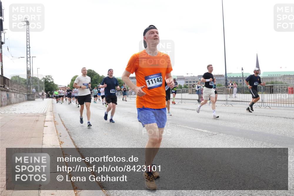 29.06.2025 - hella hamburg halbmarathon Lena Gebhardt http://msf.ph/oto/8423101 29.06.2025 10:43:05 Lombardsbrücke 067, 9304, 11142, 1304, 7043, 1149, 1155, 1467, 1656, 1788, 1816, 1878, 1964, 2103, 2158, 2267, 2361, 2401, 2450, 2509, 2940, 2941, 2971, 3074, 3238, 3283, 3329, 3378, 3518, 3638, 3764, 4056, 4092, 4105, 4177, 4302, 4334, 4385, 4680, 5067, 5268, 5417, 5610, 5720, 5755, 5967, 6120, 6764, 7043, 7461, 7513, 7872, 8161, 8184, 8435, 8795, 8991, 9072, 9304, 9378, 9644, 9976, 10008, 10180, 10454, 10697, 11142, 11710, 12151, 12441, 13049, 13241 meine-sportfotos.de
