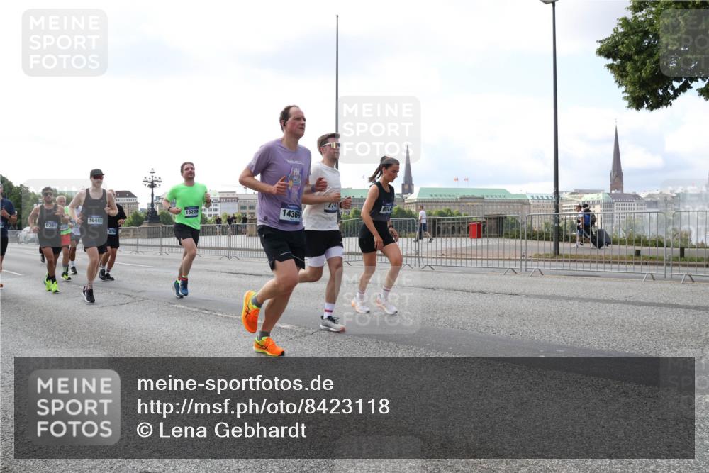 29.06.2025 - hella hamburg halbmarathon Lena Gebhardt http://msf.ph/oto/8423118 29.06.2025 10:06:06 Lombardsbrücke 9361, 16441, 1876, 6014, 15229, 14369, 1229, 1245, 1448, 1766, 1830, 1842, 2471, 2540, 3062, 3461, 3929, 4169, 4542, 4666, 4868, 5431, 5762, 6014, 6314, 7138, 7741, 8051, 8316, 8894, 8909, 9339, 9361, 9477, 9917, 10781, 10791, 10998, 13042, 13054, 13481, 13863, 14369, 14987, 15113, 15145, 15229, 15462, 15537, 15766, 15772, 16441, 16687, 17239, 17731, 17740, 17746, 17885, 18042, 18768, 18857, 18966, 18973 meine-sportfotos.de