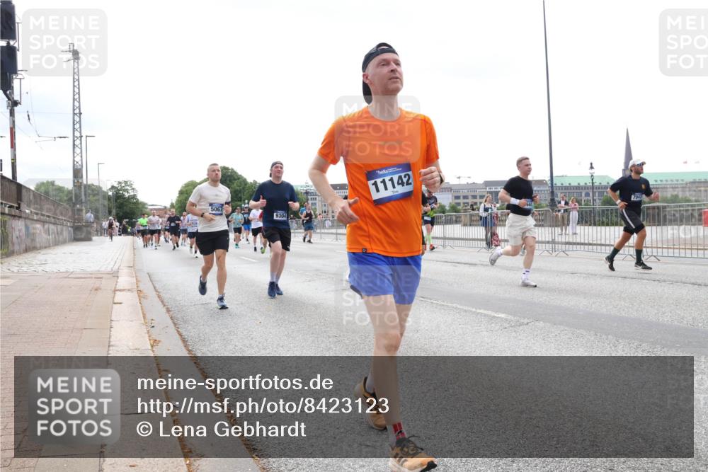 29.06.2025 - hella hamburg halbmarathon Lena Gebhardt http://msf.ph/oto/8423123 29.06.2025 10:43:05 Lombardsbrücke 5067, 9304, 11142, 7043, 1149, 1155, 1467, 1656, 1788, 1816, 1878, 1964, 2103, 2158, 2267, 2361, 2401, 2450, 2509, 2940, 2941, 2971, 3074, 3238, 3283, 3329, 3378, 3518, 3638, 3764, 4056, 4092, 4105, 4177, 4302, 4334, 4385, 4680, 5067, 5268, 5417, 5610, 5720, 5755, 5967, 6120, 6764, 7043, 7461, 7513, 7872, 8161, 8184, 8435, 8795, 8991, 9072, 9304, 9378, 9644, 9976, 10008, 10180, 10454, 10697, 11142, 11710, 12151, 12441, 13049, 13241 meine-sportfotos.de