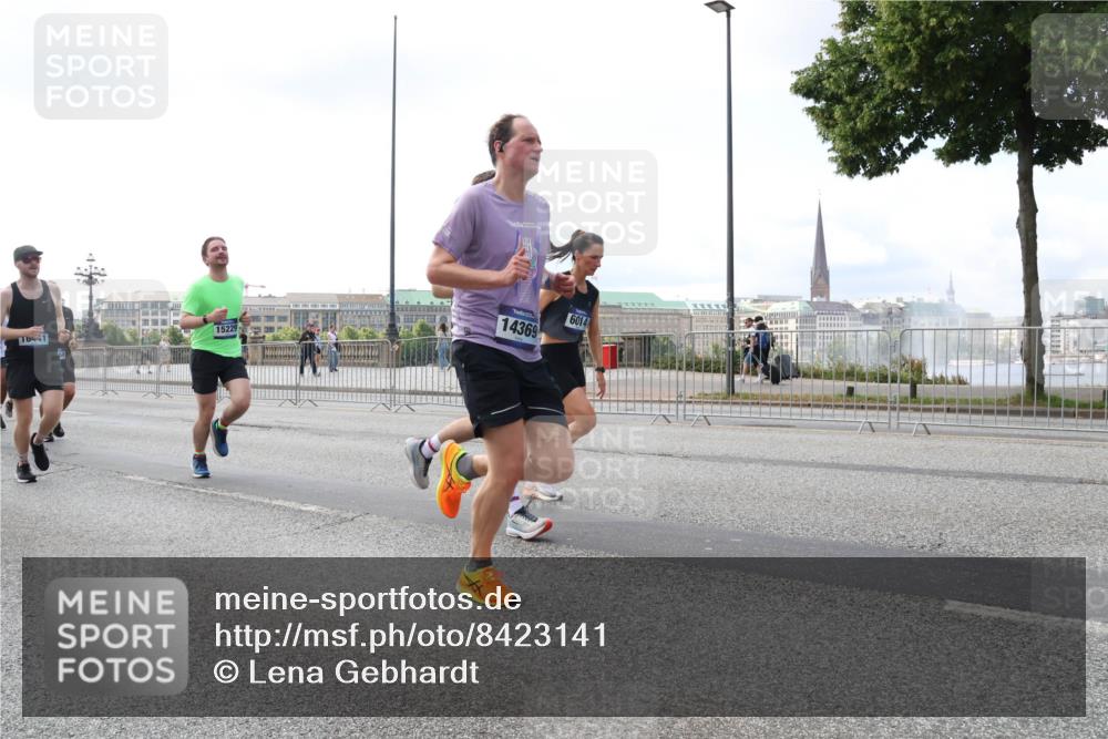 29.06.2025 - hella hamburg halbmarathon Lena Gebhardt http://msf.ph/oto/8423141 29.06.2025 10:06:07 Lombardsbrücke 16441, 15229, 14369, 6014, 1229, 1245, 1448, 1766, 1830, 1842, 2471, 2540, 3062, 3461, 3929, 4169, 4542, 4666, 4868, 5431, 5762, 6014, 6314, 7138, 7741, 8051, 8316, 8894, 8909, 9339, 9361, 9477, 9917, 10781, 10791, 10998, 13042, 13054, 13481, 13863, 14369, 14987, 15113, 15145, 15229, 15462, 15537, 15766, 15772, 16441, 16687, 17239, 17731, 17740, 17746, 17885, 18042, 18768, 18857, 18966, 18973 meine-sportfotos.de