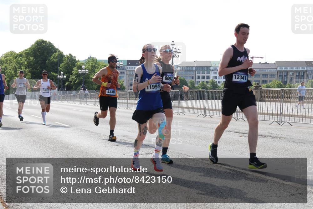 29.06.2025 - hella hamburg halbmarathon Lena Gebhardt http://msf.ph/oto/8423150 29.06.2025 09:42:58 Lombardsbrücke 14728, 5301, 4338, 11994, 9097, 12341, 4338, 5301, 5612, 7331, 7855, 9097, 9269, 9385, 10468, 11078, 11228, 11994, 12341, 12360, 12529, 12992, 13346, 13872, 13913, 14728, 14753, 14836, 16615, 17614, 18037, 18740, 19041, 19042, 19050, 19076, 19078 meine-sportfotos.de