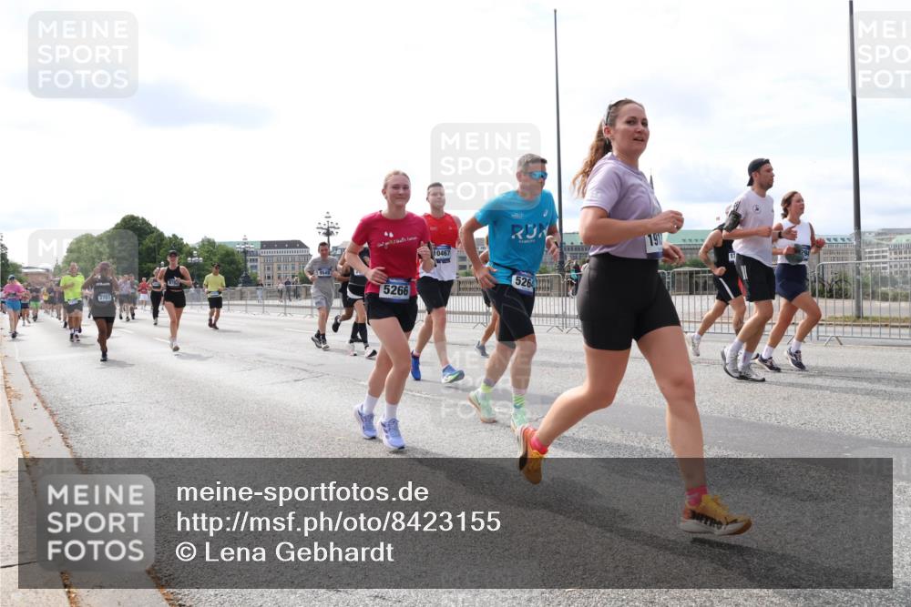 29.06.2025 - hella hamburg halbmarathon Lena Gebhardt http://msf.ph/oto/8423155 29.06.2025 10:18:54 Lombardsbrücke 8783, 2703, 9549, 5266, 10467, 5264, 191, 294, 1234, 1349, 1521, 1718, 1755, 1820, 2096, 2703, 2781, 2802, 2821, 3026, 3105, 3118, 3202, 3529, 3591, 3592, 3631, 4123, 4383, 4718, 4802, 4845, 5034, 5049, 5098, 5264, 5266, 5323, 5834, 5910, 6194, 6249, 6332, 6413, 6477, 6482, 6533, 6736, 7051, 7121, 7160, 7214, 7252, 7454, 8341, 8665, 8780, 9270, 9272, 9276, 9505, 9549, 9586, 9652, 9658, 9748, 9756, 9757, 10037, 10172, 10467, 10502, 10687, 10816, 12541, 12548, 12552, 12703 meine-sportfotos.de