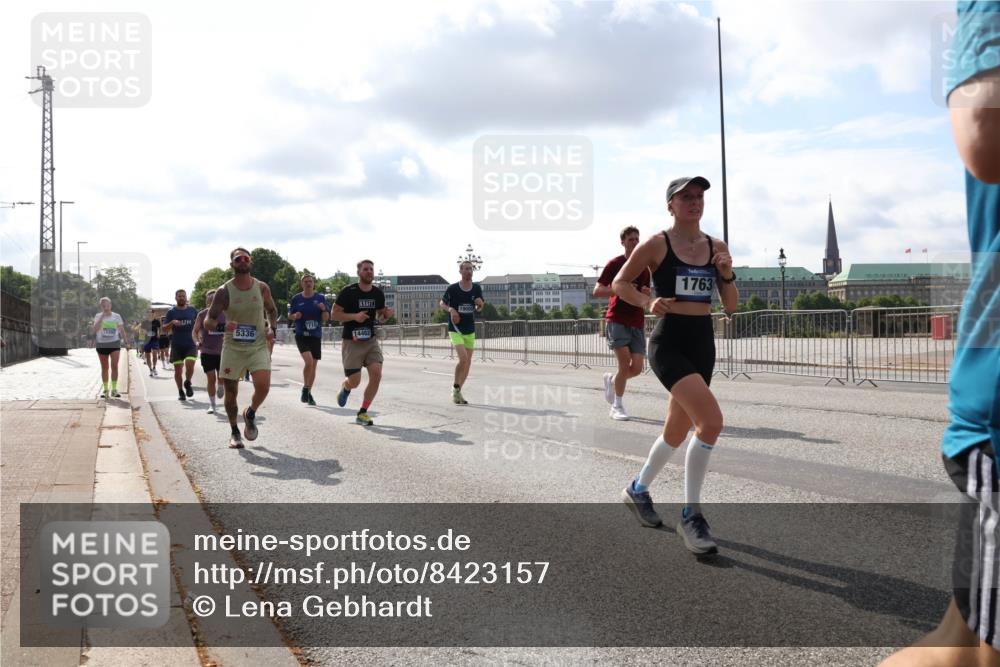 29.06.2025 - hella hamburg halbmarathon Lena Gebhardt http://msf.ph/oto/8423157 29.06.2025 09:52:06 Lombardsbrücke 5336, 14462, 1763, 1057, 1139, 1312, 1353, 1468, 1569, 1604, 1631, 1763, 1903, 2653, 3305, 3437, 3618, 3697, 3852, 4865, 4871, 4915, 4991, 5014, 5047, 5129, 5231, 5336, 5690, 5987, 6373, 6490, 6700, 6705, 6711, 6770, 7092, 7185, 7710, 8074, 8346, 8359, 8564, 8900, 9114, 9348, 9358, 9444, 9547, 9659, 10319, 10375, 10493, 10669, 10691, 10934, 10978, 11021, 11062, 11495, 11679, 11714, 11821, 12438, 12623, 12711, 12772, 13728 meine-sportfotos.de