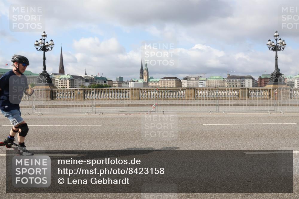 29.06.2025 - hella hamburg halbmarathon Lena Gebhardt http://msf.ph/oto/8423158 29.06.2025 08:57:59 Lombardsbrücke 92 meine-sportfotos.de
