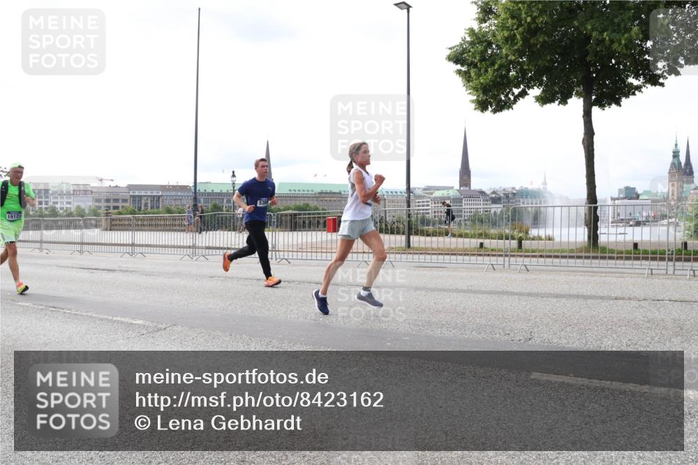 29.06.2025 - hella hamburg halbmarathon Lena Gebhardt http://msf.ph/oto/8423162 29.06.2025 10:28:09 Lombardsbrücke 15123, 1148, 2080, 3389, 3445, 5177, 5369, 5604, 5847, 6632, 7497, 7667, 7978, 8215, 8327, 9567, 9653, 9654, 9688, 11692, 11739, 12780, 12823, 12842, 13043, 13045, 13296, 13400, 13568, 13678, 13860, 14017, 14155, 15123, 15607, 15608, 16569, 16804, 16838, 18256, 18301, 18604, 18626, 19180 meine-sportfotos.de