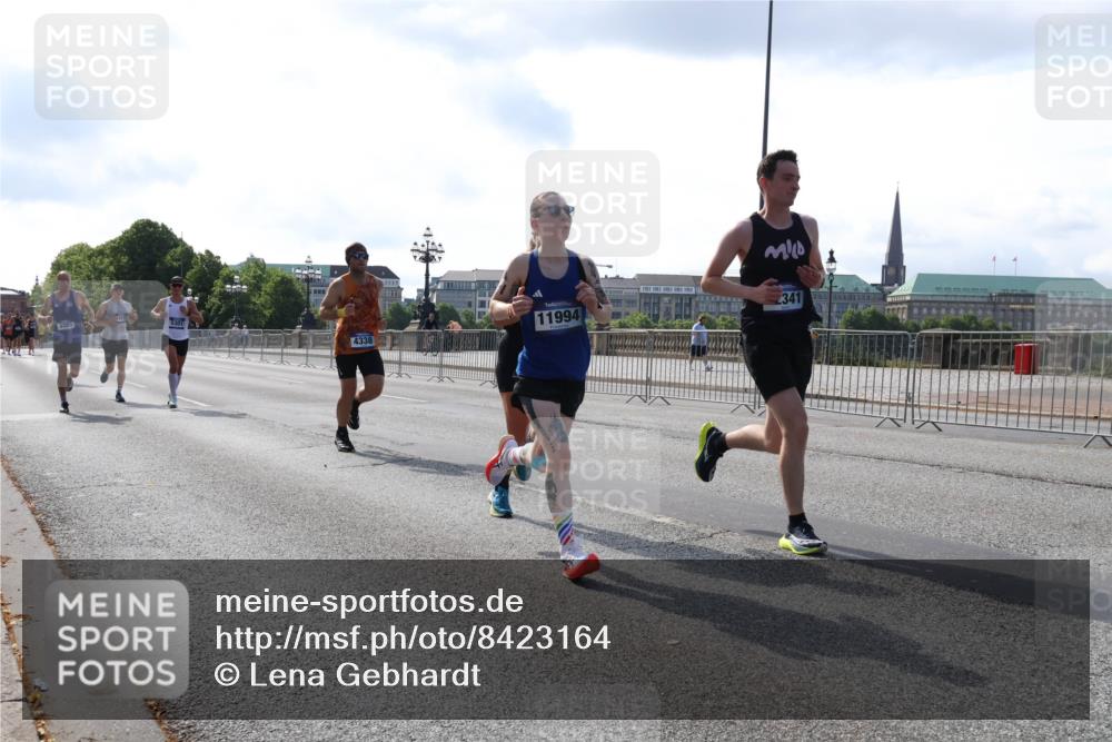 29.06.2025 - hella hamburg halbmarathon Lena Gebhardt http://msf.ph/oto/8423164 29.06.2025 09:42:58 Lombardsbrücke 1472, 9385, 301, 4338, 11994, 341, 4338, 5301, 5612, 7331, 7855, 9097, 9269, 9385, 10468, 11078, 11228, 11994, 12341, 12360, 12529, 12992, 13346, 13872, 13913, 14728, 14753, 14836, 16615, 17614, 18037, 18740, 19041, 19042, 19050, 19076, 19078 meine-sportfotos.de