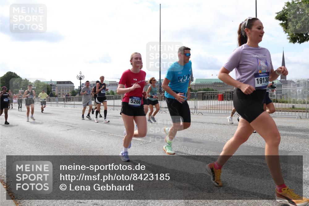 29.06.2025 - hella hamburg halbmarathon Lena Gebhardt http://msf.ph/oto/8423185 29.06.2025 10:18:54 Lombardsbrücke 8780, 2703, 9549, 705110, 5266, 19130, 1234, 1349, 1521, 1718, 1755, 1820, 2096, 2703, 2781, 2802, 2821, 3026, 3105, 3118, 3202, 3529, 3591, 3592, 3631, 4123, 4383, 4718, 4802, 4845, 5034, 5049, 5098, 5264, 5266, 5323, 5834, 5910, 6194, 6249, 6332, 6413, 6477, 6482, 6533, 6736, 7051, 7121, 7160, 7214, 7252, 7454, 8341, 8665, 8780, 9270, 9272, 9276, 9505, 9549, 9586, 9652, 9658, 9748, 9756, 9757, 10037, 10172, 10467, 10502, 10687, 10816, 12541, 12548, 12552, 12703 meine-sportfotos.de