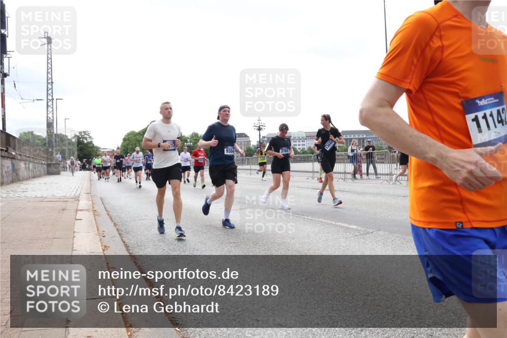 29.06.2025 - hella hamburg halbmarathon Lena Gebhardt http://msf.ph/oto/8423189 29.06.2025 10:43:06 Lombardsbrücke 9304, 3764, 13049, 11142, 1149, 1155, 1467, 1656, 1788, 1816, 1878, 1964, 2103, 2158, 2267, 2361, 2401, 2450, 2509, 2940, 2941, 2971, 3074, 3238, 3283, 3329, 3378, 3518, 3638, 3764, 4056, 4092, 4105, 4177, 4302, 4334, 4385, 4680, 5067, 5268, 5610, 5720, 5755, 5967, 6120, 6440, 6764, 7043, 7461, 7513, 7872, 8161, 8184, 8435, 8795, 8991, 9072, 9304, 9378, 9644, 9976, 10008, 10180, 10697, 11142, 11710, 12151, 12441, 13049, 13241 meine-sportfotos.de