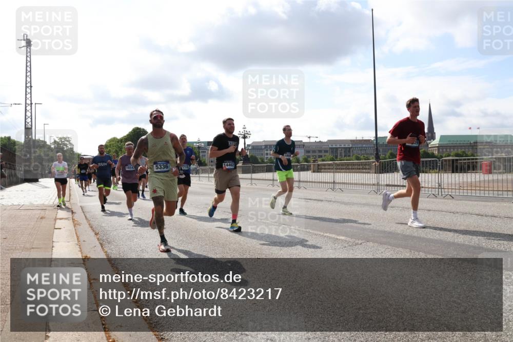 29.06.2025 - hella hamburg halbmarathon Lena Gebhardt http://msf.ph/oto/8423217 29.06.2025 09:52:07 Lombardsbrücke 1654, 5336, 1710, 14462, 88888, 1057, 1139, 1312, 1353, 1468, 1569, 1604, 1631, 1763, 1903, 2653, 3305, 3437, 3618, 3697, 3852, 4565, 4865, 4871, 4915, 4991, 5014, 5047, 5129, 5231, 5336, 5690, 5987, 6373, 6490, 6700, 6705, 6711, 6770, 7092, 7185, 7710, 8074, 8346, 8359, 8564, 8900, 9114, 9348, 9358, 9444, 9547, 9659, 10319, 10375, 10493, 10669, 10691, 10741, 10934, 10978, 11021, 11062, 11495, 11679, 11714, 11821, 12438, 12623, 12711, 12772, 13728 meine-sportfotos.de