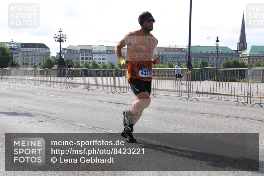 29.06.2025 - hella hamburg halbmarathon Lena Gebhardt http://msf.ph/oto/8423221 29.06.2025 09:42:59 Lombardsbrücke 4338, 4338, 5301, 5612, 7331, 7855, 9097, 9269, 9385, 10468, 11078, 11228, 11994, 12341, 12360, 12529, 12992, 13346, 13872, 13913, 14728, 14753, 14836, 16615, 17614, 18037, 18740, 19041, 19042, 19050, 19076, 19078 meine-sportfotos.de