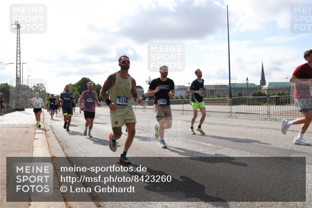 29.06.2025 - hella hamburg halbmarathon Lena Gebhardt http://msf.ph/oto/8423260 29.06.2025 09:52:07 Lombardsbrücke 16547, 5336, 14462, 1057, 1139, 1312, 1353, 1468, 1569, 1604, 1631, 1763, 1903, 2653, 3305, 3437, 3618, 3697, 3852, 4565, 4865, 4871, 4915, 4991, 5014, 5047, 5129, 5231, 5336, 5690, 5987, 6373, 6490, 6700, 6705, 6711, 6770, 7092, 7185, 7710, 8074, 8346, 8359, 8564, 8900, 9114, 9348, 9358, 9444, 9547, 9659, 10319, 10375, 10493, 10669, 10691, 10741, 10934, 10978, 11021, 11062, 11495, 11679, 11714, 11821, 12438, 12623, 12711, 12772, 13728 meine-sportfotos.de