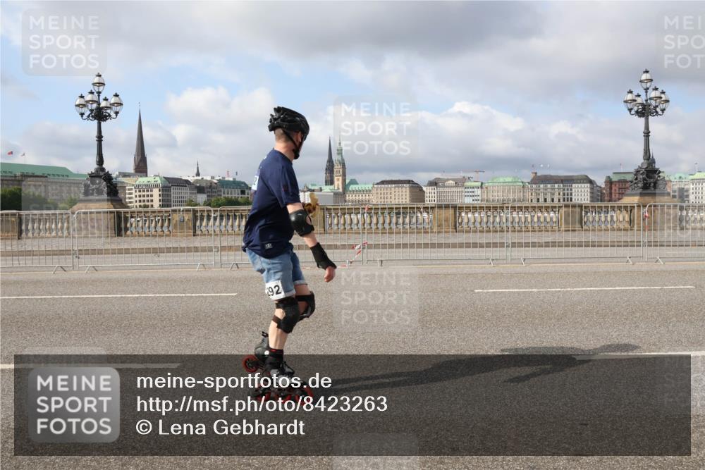 29.06.2025 - hella hamburg halbmarathon Lena Gebhardt http://msf.ph/oto/8423263 29.06.2025 08:57:59 Lombardsbrücke 292 meine-sportfotos.de