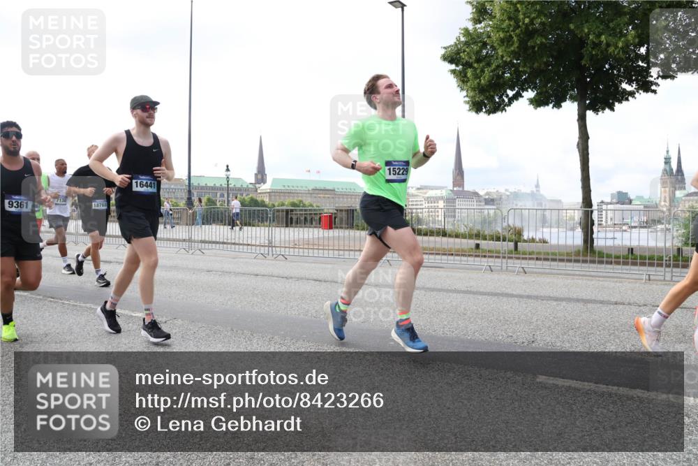 29.06.2025 - hella hamburg halbmarathon Lena Gebhardt http://msf.ph/oto/8423266 29.06.2025 10:06:08 Lombardsbrücke 9361, 7138, 18768, 16441, 15229, 1229, 1245, 1448, 1766, 1830, 1842, 2471, 2540, 3062, 3461, 3929, 4169, 4542, 4666, 4868, 5431, 5762, 6014, 6314, 7138, 7741, 8051, 8316, 8894, 8909, 9339, 9361, 9477, 9560, 9917, 10781, 10791, 10998, 13042, 13054, 13481, 13863, 14369, 14987, 15113, 15145, 15229, 15462, 15537, 15766, 15772, 16441, 16687, 17239, 17740, 17746, 17885, 18042, 18768, 18857, 18966, 18973 meine-sportfotos.de