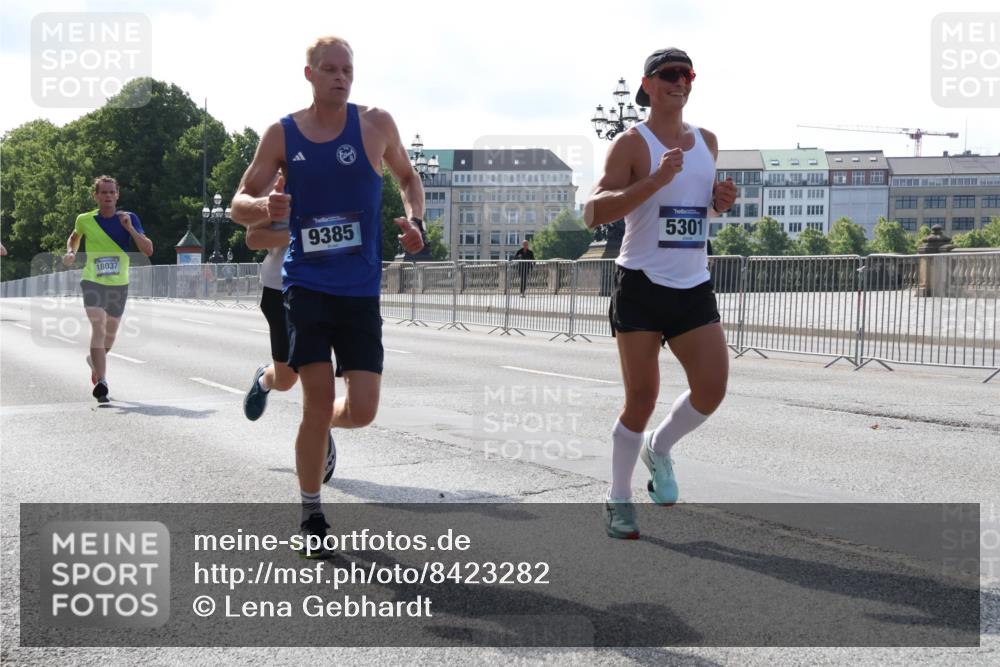 29.06.2025 - hella hamburg halbmarathon Lena Gebhardt http://msf.ph/oto/8423282 29.06.2025 09:43:01 Lombardsbrücke 18037, 9385, 5301, 4338, 5301, 5612, 7331, 7855, 9097, 9269, 9385, 9565, 9767, 10468, 10867, 11078, 11228, 11994, 12341, 12360, 12529, 12992, 13346, 13872, 13913, 14728, 14753, 14757, 14836, 15483, 15671, 16615, 17614, 18037, 18328, 18693, 18695, 18740, 18989, 19041, 19042, 19050, 19076, 19078 meine-sportfotos.de