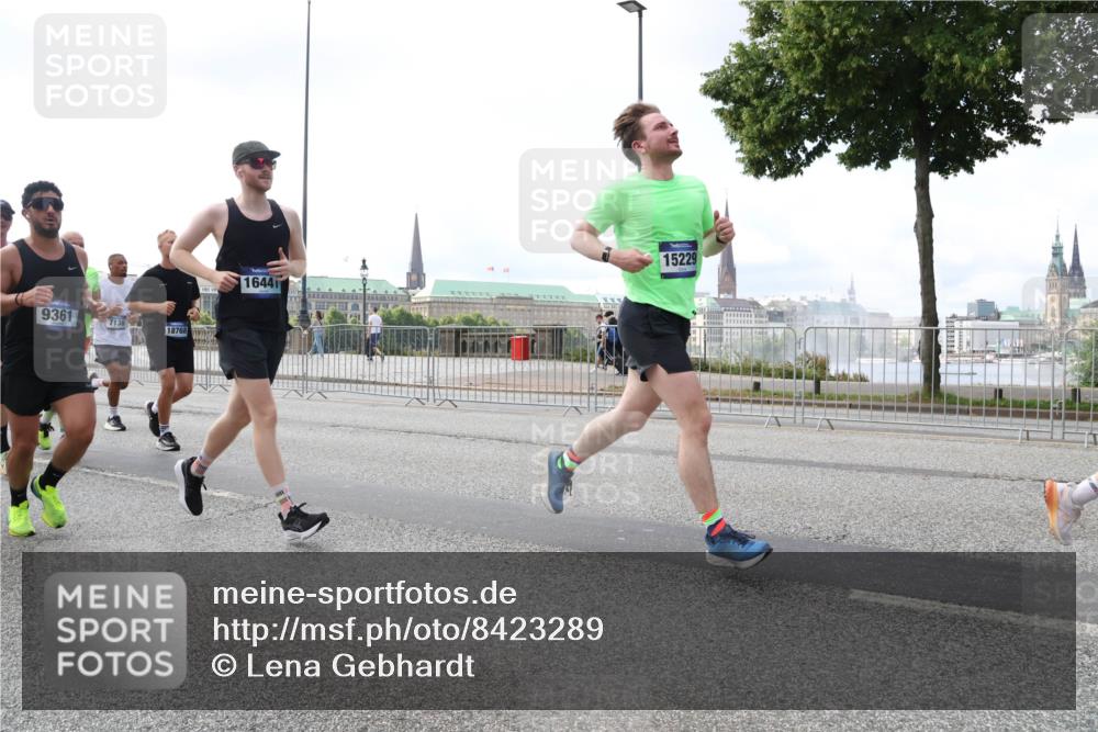 29.06.2025 - hella hamburg halbmarathon Lena Gebhardt http://msf.ph/oto/8423289 29.06.2025 10:06:08 Lombardsbrücke 9361, 7138, 18768, 1644, 15229, 1229, 1245, 1448, 1766, 1830, 1842, 2471, 2540, 3062, 3461, 3929, 4169, 4542, 4666, 4868, 5431, 5762, 6014, 6314, 7138, 7741, 8051, 8316, 8894, 8909, 9339, 9361, 9477, 9560, 9917, 10781, 10791, 10998, 13042, 13054, 13481, 13863, 14369, 14987, 15113, 15145, 15229, 15462, 15537, 15766, 15772, 16441, 16687, 17239, 17740, 17746, 17885, 18042, 18768, 18857, 18966, 18973 meine-sportfotos.de