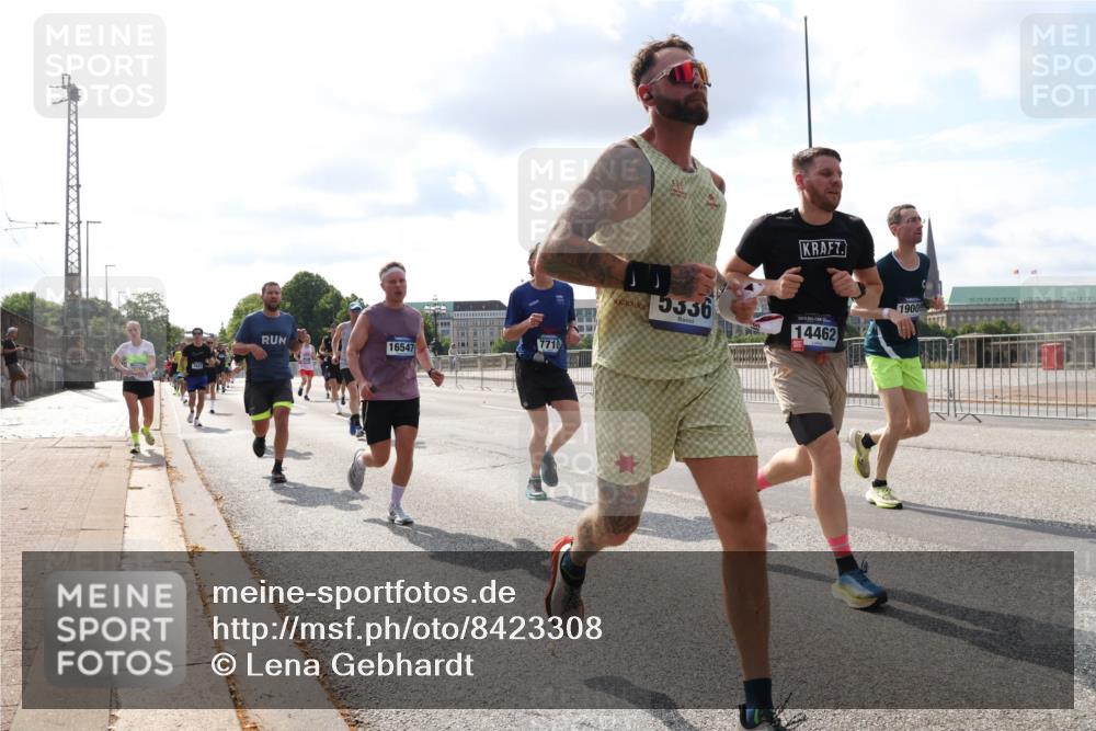 29.06.2025 - hella hamburg halbmarathon Lena Gebhardt http://msf.ph/oto/8423308 29.06.2025 09:52:08 Lombardsbrücke 16547, 7710, 5536, 1900, 14462, 1057, 1139, 1312, 1353, 1468, 1569, 1604, 1631, 1763, 1903, 2653, 3305, 3437, 3618, 3697, 3852, 4565, 4865, 4871, 4915, 4991, 5014, 5047, 5129, 5231, 5336, 5690, 5987, 6373, 6490, 6700, 6705, 6711, 6770, 7092, 7185, 7710, 8074, 8346, 8359, 8564, 8900, 9348, 9358, 9444, 9547, 9659, 10319, 10375, 10493, 10691, 10741, 10934, 10978, 11021, 11062, 11495, 11679, 11714, 11821, 12438, 12623, 12711, 12772, 13728 meine-sportfotos.de