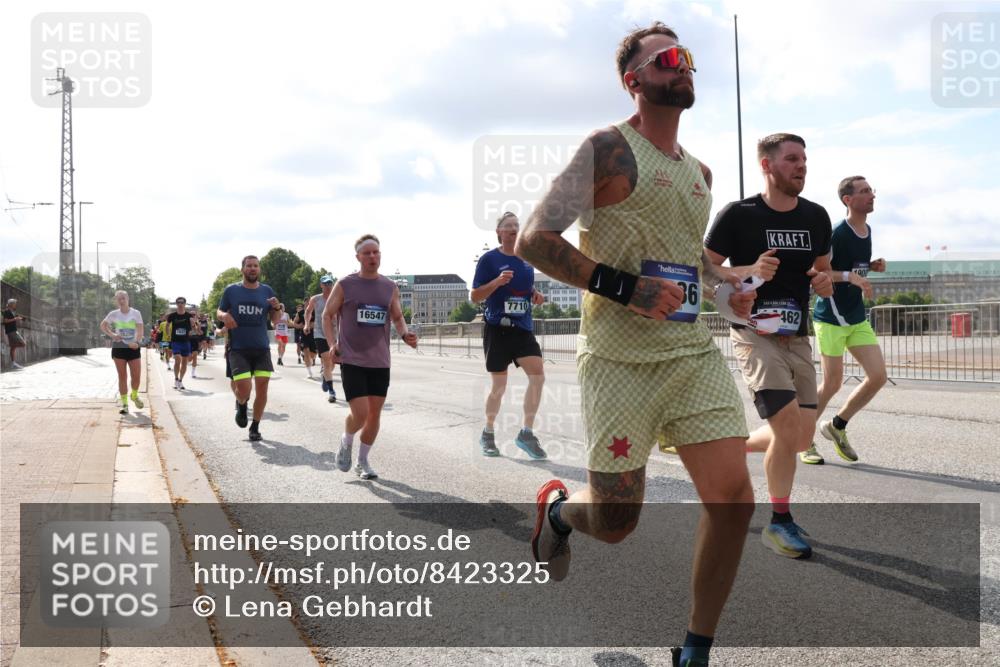 29.06.2025 - hella hamburg halbmarathon Lena Gebhardt http://msf.ph/oto/8423325 29.06.2025 09:52:08 Lombardsbrücke 16547, 7710, 190, 36, 462, 1057, 1139, 1312, 1353, 1468, 1569, 1604, 1631, 1763, 1903, 2653, 3305, 3437, 3618, 3697, 3852, 4565, 4865, 4871, 4915, 4991, 5014, 5047, 5129, 5231, 5336, 5690, 5987, 6373, 6490, 6700, 6705, 6711, 6770, 7092, 7185, 7710, 8074, 8346, 8359, 8564, 8900, 9348, 9358, 9444, 9547, 9659, 10319, 10375, 10493, 10691, 10741, 10934, 10978, 11021, 11062, 11495, 11679, 11714, 11821, 12438, 12623, 12711, 12772, 13728 meine-sportfotos.de