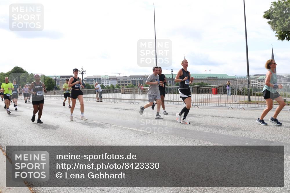 29.06.2025 - hella hamburg halbmarathon Lena Gebhardt http://msf.ph/oto/8423330 29.06.2025 10:18:56 Lombardsbrücke 2703, 7051, 1234, 1349, 1521, 1718, 1755, 1820, 2096, 2703, 2781, 2802, 2821, 3026, 3105, 3118, 3202, 3529, 3591, 3592, 3631, 4123, 4383, 4718, 4802, 4845, 5034, 5049, 5080, 5098, 5264, 5266, 5323, 5429, 5834, 5910, 6194, 6249, 6413, 6477, 6482, 6533, 6736, 7051, 7121, 7160, 7214, 7252, 7454, 8341, 8665, 8778, 8780, 9270, 9272, 9276, 9505, 9549, 9586, 9652, 9658, 9748, 9756, 9757, 10037, 10172, 10467, 10502, 10687, 10816, 12541, 12548, 12552, 12703 meine-sportfotos.de
