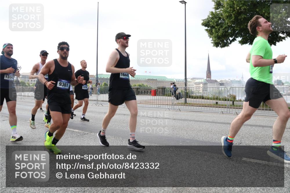 29.06.2025 - hella hamburg halbmarathon Lena Gebhardt http://msf.ph/oto/8423332 29.06.2025 10:06:08 Lombardsbrücke 13042, 9361, 18768, 16441, 1229, 1245, 1448, 1766, 1830, 1842, 2471, 2540, 3062, 3461, 3929, 4169, 4542, 4666, 4868, 5431, 5762, 6014, 6314, 7138, 7741, 8051, 8316, 8894, 8909, 9339, 9361, 9477, 9560, 9917, 10781, 10791, 10998, 13042, 13054, 13481, 13863, 14369, 14987, 15113, 15145, 15229, 15462, 15537, 15766, 15772, 16441, 16687, 17239, 17740, 17746, 17885, 18042, 18768, 18857, 18966, 18973 meine-sportfotos.de