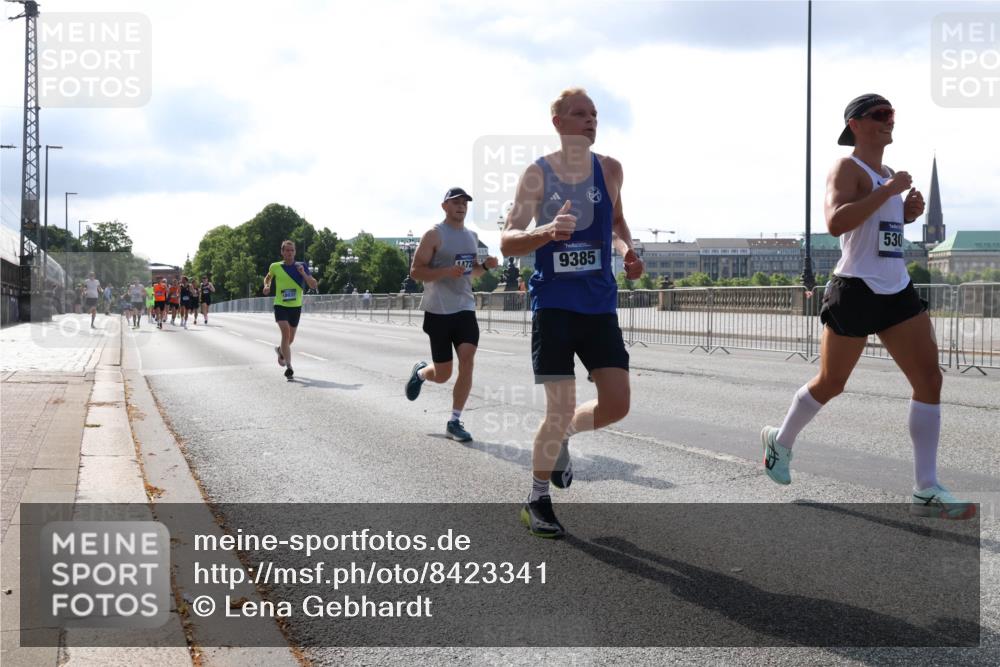 29.06.2025 - hella hamburg halbmarathon Lena Gebhardt http://msf.ph/oto/8423341 29.06.2025 09:43:01 Lombardsbrücke 1472, 18037, 9385, 530, 4338, 5301, 5612, 7331, 7855, 9097, 9269, 9385, 9565, 9767, 10468, 10867, 11078, 11228, 11994, 12341, 12360, 12529, 12992, 13346, 13872, 13913, 14728, 14753, 14757, 14836, 15483, 15671, 16615, 17614, 18037, 18328, 18693, 18695, 18740, 18989, 19041, 19042, 19050, 19076, 19078 meine-sportfotos.de