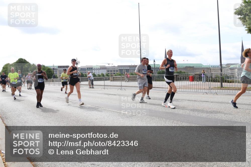 29.06.2025 - hella hamburg halbmarathon Lena Gebhardt http://msf.ph/oto/8423346 29.06.2025 10:18:56 Lombardsbrücke 19010, 2703, 8780, 7051, 1234, 1349, 1521, 1718, 1755, 1820, 2096, 2703, 2781, 2802, 2821, 3026, 3105, 3118, 3202, 3529, 3591, 3592, 3631, 4123, 4383, 4718, 4802, 4845, 5034, 5049, 5080, 5098, 5264, 5266, 5323, 5429, 5834, 5910, 6194, 6249, 6413, 6477, 6482, 6533, 6736, 7051, 7121, 7160, 7214, 7252, 7454, 8341, 8665, 8778, 8780, 9270, 9272, 9276, 9505, 9549, 9586, 9652, 9658, 9748, 9756, 9757, 10037, 10172, 10467, 10502, 10687, 10816, 12541, 12548, 12552, 12703 meine-sportfotos.de