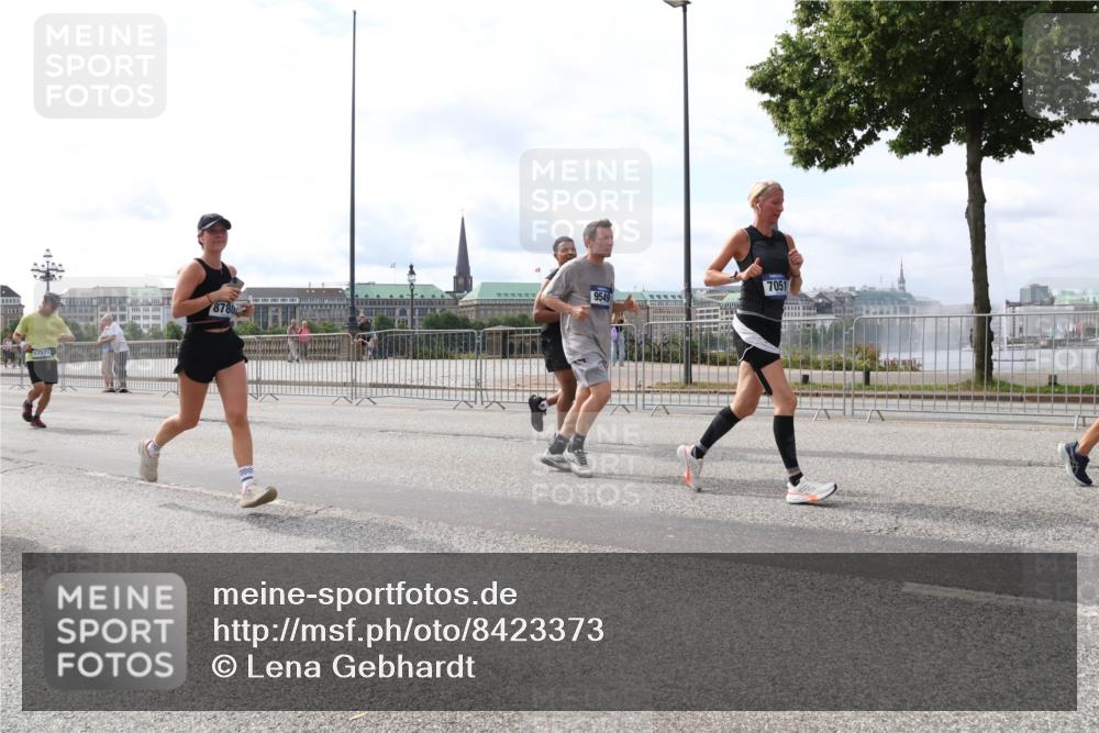 29.06.2025 - hella hamburg halbmarathon Lena Gebhardt http://msf.ph/oto/8423373 29.06.2025 10:18:57 Lombardsbrücke 17571, 9549, 8780, 7051, 1234, 1349, 1521, 1718, 1755, 1820, 2096, 2703, 2781, 2802, 2821, 3026, 3105, 3118, 3202, 3529, 3591, 3592, 3631, 4383, 4718, 4802, 4845, 5034, 5049, 5080, 5098, 5264, 5266, 5323, 5429, 5834, 5910, 6194, 6249, 6413, 6477, 6482, 6533, 6736, 7051, 7121, 7214, 7252, 7454, 8341, 8665, 8761, 8778, 8780, 9270, 9272, 9276, 9505, 9549, 9586, 9652, 9658, 9748, 9756, 9757, 10037, 10172, 10467, 10502, 10816, 12541, 12548, 12552, 12703 meine-sportfotos.de