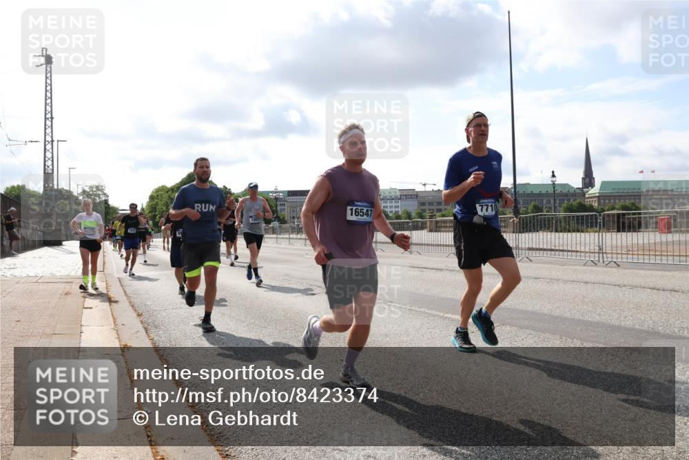 29.06.2025 - hella hamburg halbmarathon Lena Gebhardt http://msf.ph/oto/8423374 29.06.2025 09:52:08 Lombardsbrücke 1057, 16547, 7710, 186681, 1057, 1139, 1312, 1353, 1468, 1569, 1604, 1631, 1763, 1903, 2653, 3305, 3437, 3618, 3697, 3852, 4565, 4865, 4871, 4915, 4991, 5014, 5047, 5129, 5231, 5336, 5690, 5987, 6373, 6490, 6700, 6705, 6711, 6770, 7092, 7185, 7710, 8074, 8346, 8359, 8564, 8900, 9348, 9358, 9444, 9547, 9659, 10319, 10375, 10493, 10691, 10741, 10934, 10978, 11021, 11062, 11495, 11679, 11714, 11821, 12438, 12623, 12711, 12772, 13728 meine-sportfotos.de