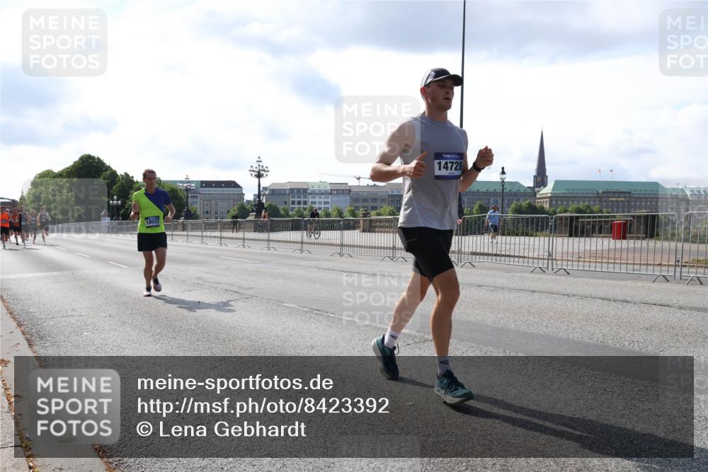 29.06.2025 - hella hamburg halbmarathon Lena Gebhardt http://msf.ph/oto/8423392 29.06.2025 09:43:02 Lombardsbrücke 18037, 14728, 4338, 5301, 5612, 7331, 7855, 9097, 9269, 9385, 9565, 9767, 10468, 10867, 11078, 11228, 11994, 12341, 12360, 12529, 12992, 13346, 13374, 13872, 13913, 14728, 14753, 14757, 14836, 15483, 15671, 16615, 17614, 18037, 18328, 18693, 18695, 18740, 18989, 19041, 19042, 19050, 19076, 19078 meine-sportfotos.de