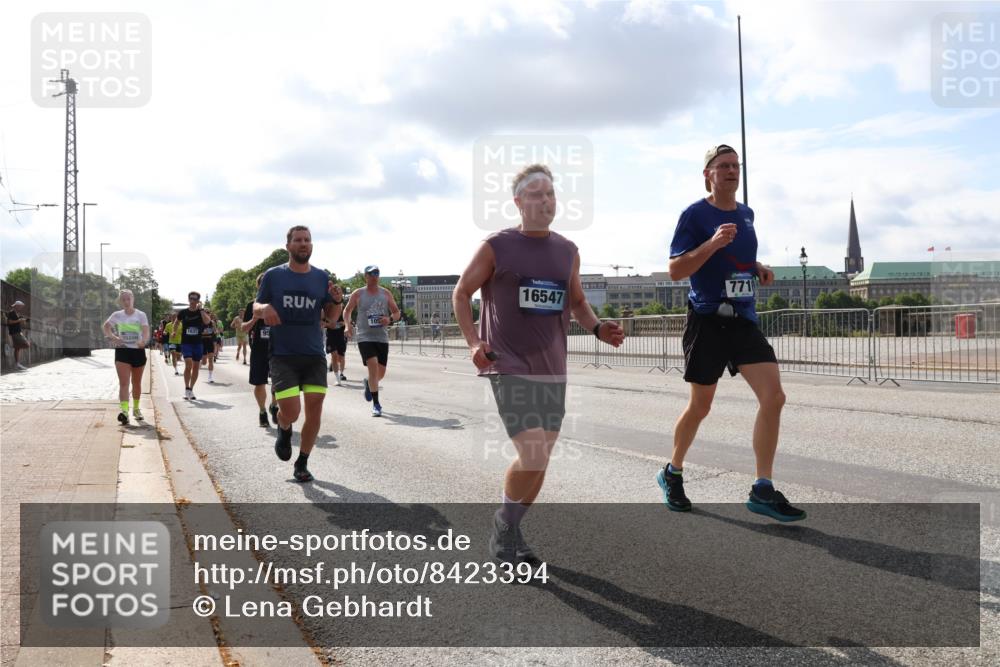 29.06.2025 - hella hamburg halbmarathon Lena Gebhardt http://msf.ph/oto/8423394 29.06.2025 09:52:08 Lombardsbrücke 15206, 1631, 105, 16547, 1057, 1139, 1312, 1353, 1468, 1569, 1604, 1631, 1763, 1903, 2653, 3305, 3437, 3618, 3697, 3852, 4565, 4865, 4871, 4915, 4991, 5014, 5047, 5129, 5231, 5336, 5690, 5987, 6373, 6490, 6700, 6705, 6711, 6770, 7092, 7185, 7710, 8074, 8346, 8359, 8564, 8900, 9348, 9358, 9444, 9547, 9659, 10319, 10375, 10493, 10691, 10741, 10934, 10978, 11021, 11062, 11495, 11679, 11714, 11821, 12438, 12623, 12711, 12772, 13728 meine-sportfotos.de